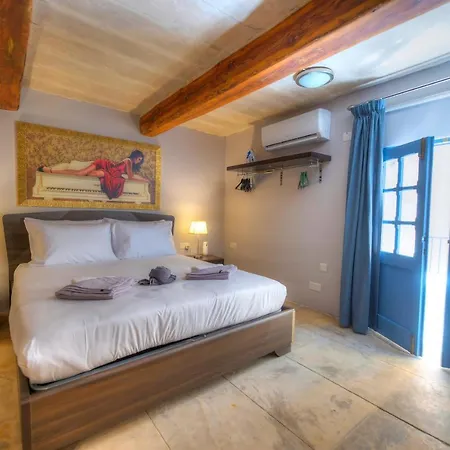 Case de vacanță Romantic And Historical Maisonette In The Center Of Mbal1-1 *