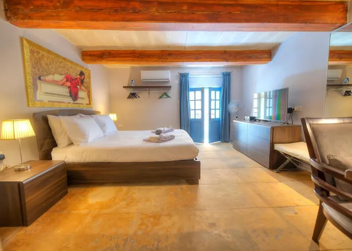 Romantic And Historical Maisonette In The Center Of Mbal1-1