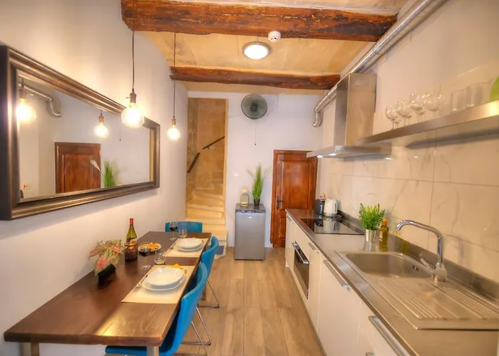 Romantic And Historical Maisonette In The Center Of Mbal1-1 Σπίτι διακοπών *