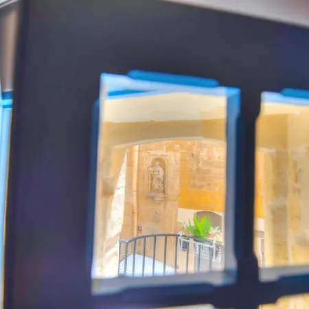 Romantic And Historical Maisonette In The Center Of Mbal1-1 Holiday home *
