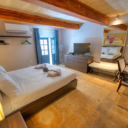 بيت للعطل Romantic And Historical Maisonette In The Center Of Mbal1-1 *