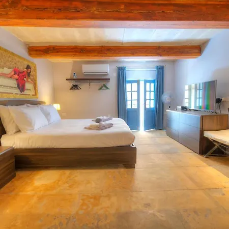 Romantic And Historical Maisonette In The Center Of Mbal1-1