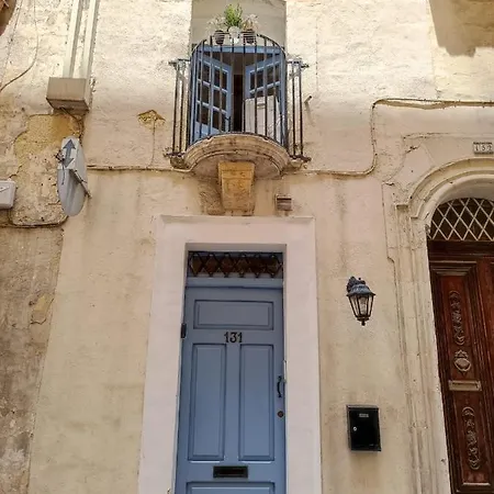 Σπίτι διακοπών Romantic And Historical Maisonette In The Center Of Mbal1-1 *
