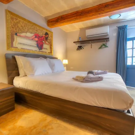 بيت للعطل Romantic And Historical Maisonette In The Center Of Mbal1-1