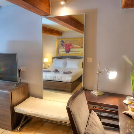 بيت للعطل Romantic And Historical Maisonette In The Center Of Mbal1-1 فاليتا
